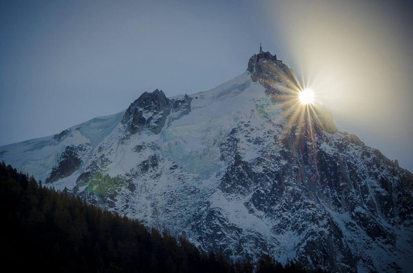 Vue Brevent Sublime En Centre Ville Avec Parking Prive Chamonix Luaran gambar